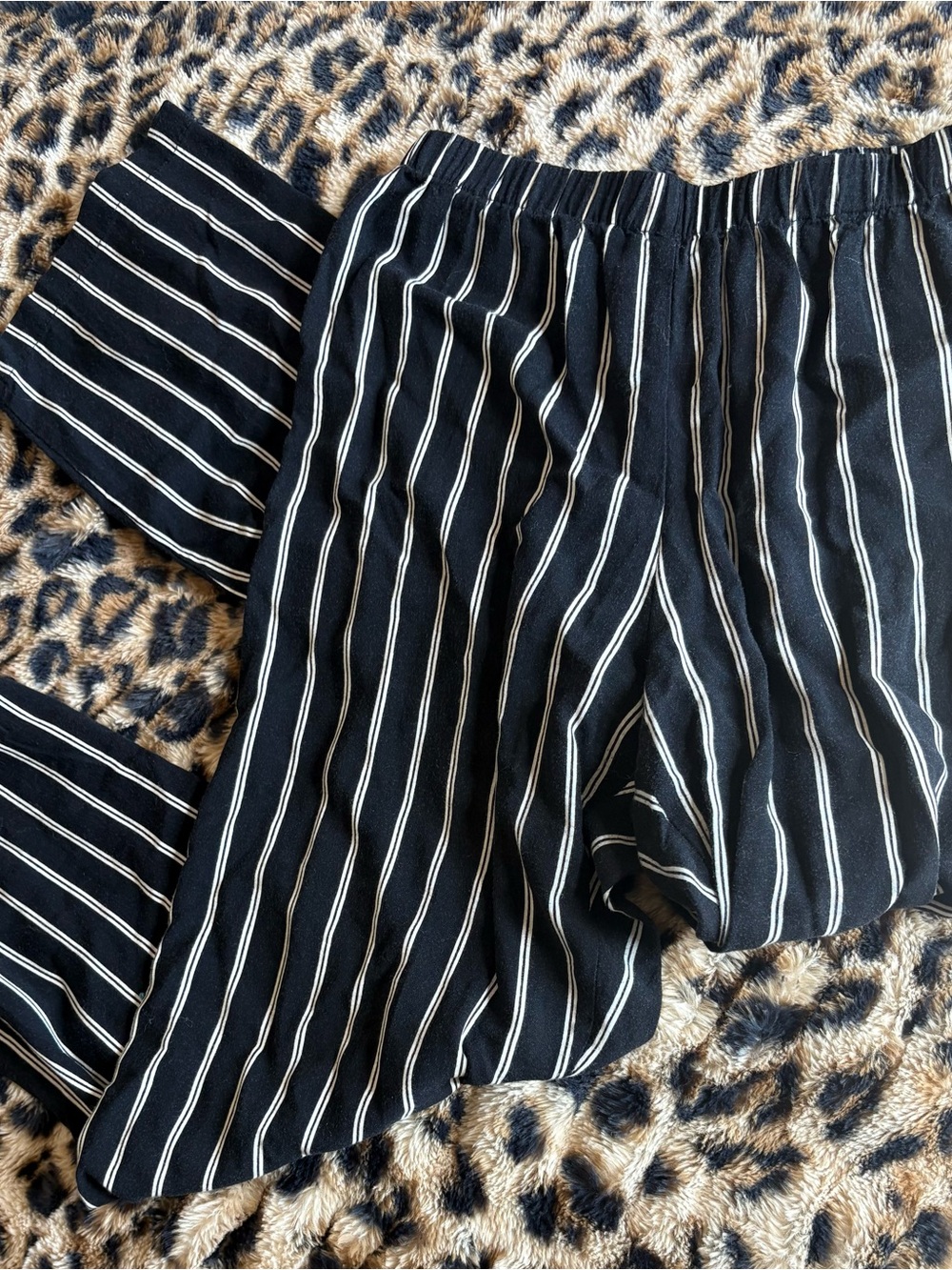 J. Galt navy and White Striped Wide-Leg Capri midi Pants